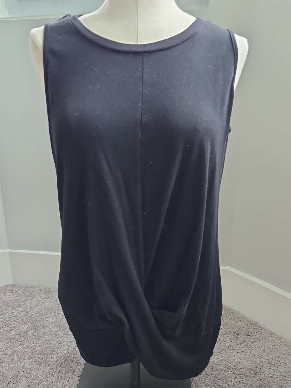 Sleeveless Black Twist-Hem Women's Top Size Medium